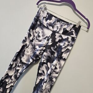 Clearance! Primark Black and White Patterned Leggings
